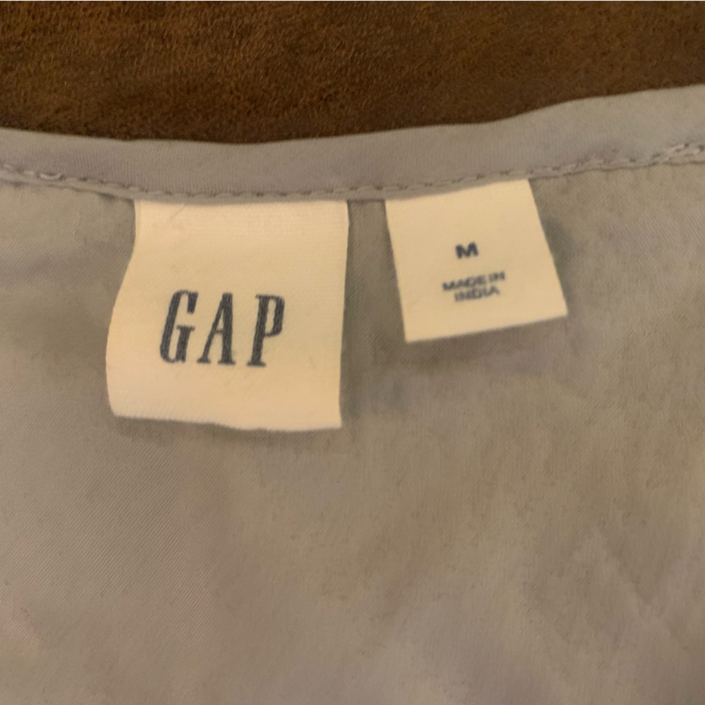 GAP Shimmering Silver Tank Top - Picture 6 of 7